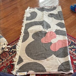 Disney Minnie Mouse Patterned Throw Blanket